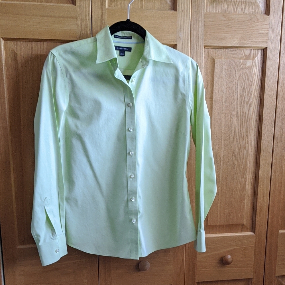 Lands End Iron Free Apple Green Button-Down Shirt Size 8 Iron Free Like new